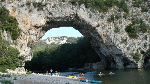 Gite de groupe pour 16 personnes en sud Ardeche